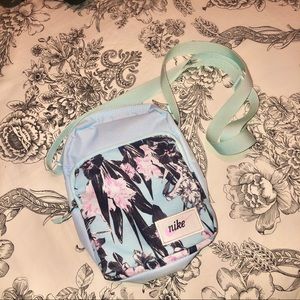 Nike fanny pack 💞